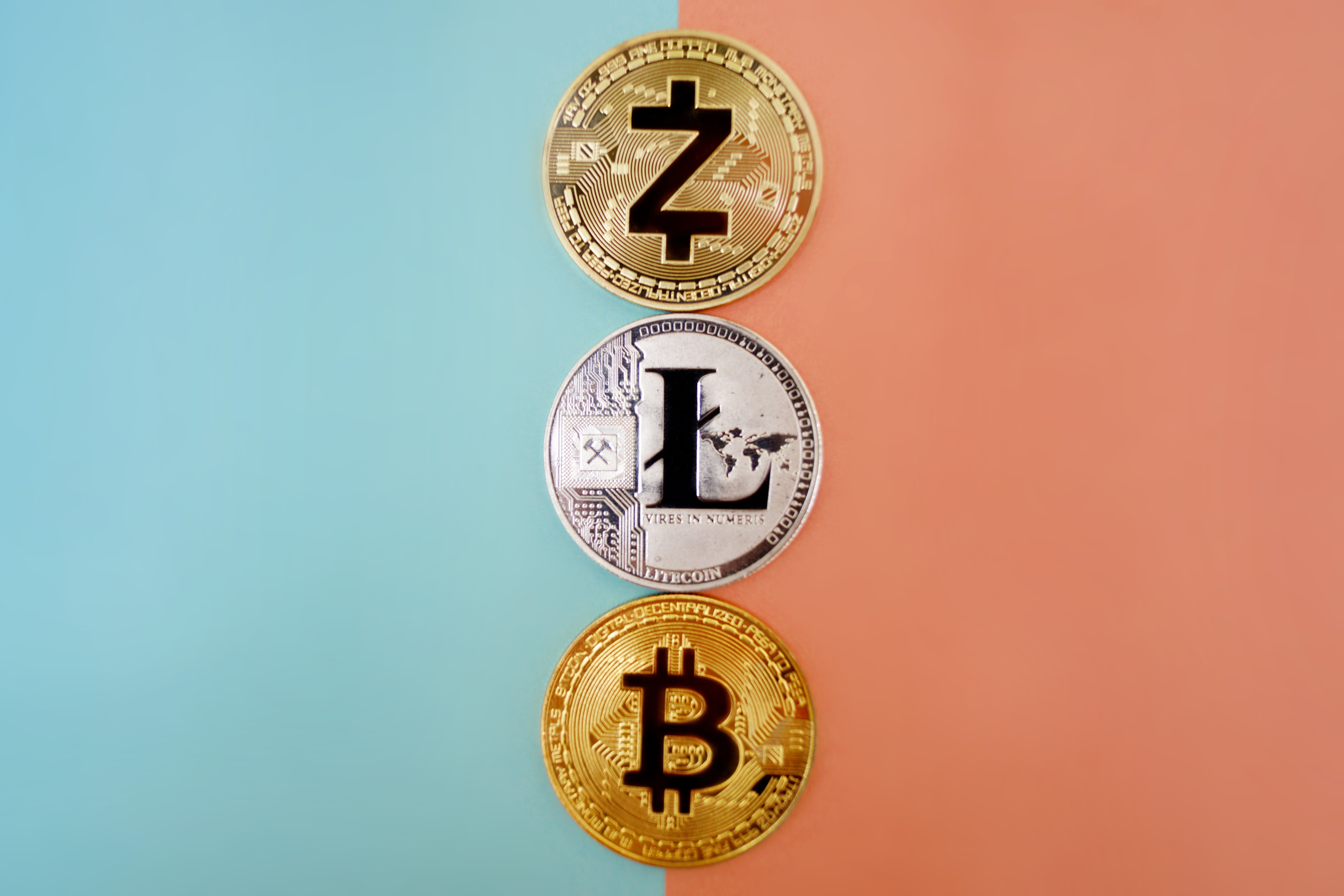 bitcoin or altcoin what to trade