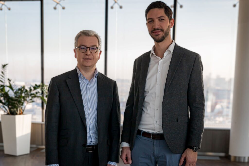 Raiffeisen integrates Bitpanda crypto trading solution into its mobile app.

Michael Höllerer, General Director of RLB NÖ-Wien
Lukas Enzersdorfer-Konrad, CEO of Bitpanda Technology Solutions