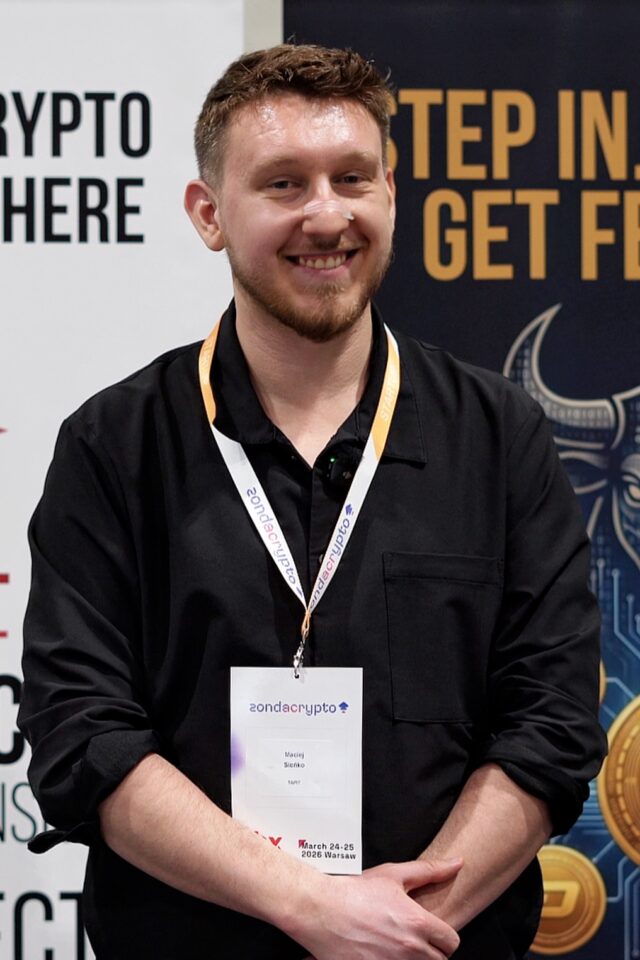 Maciej Sienko, Tapit